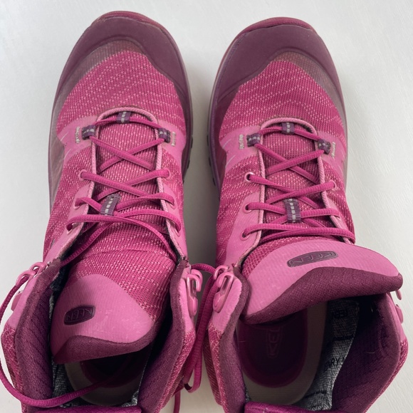 Keen Women's Athletic Shoes in Burgundy - Picture 3 of 8